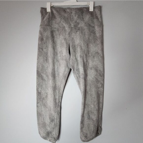 ATHLETA Sandbar Organic Cotton Be Present Capri Gray Cropped Leggings Small - Picture 1 of 4